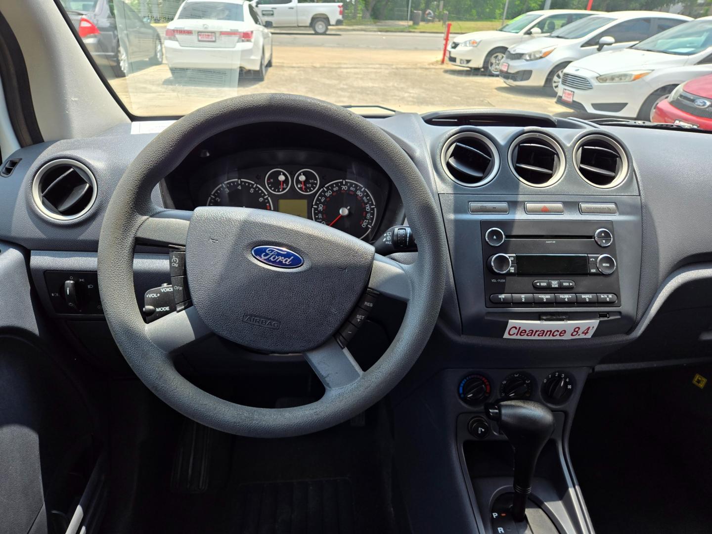 2013 WHITE /BLACK Ford Transit Connect XLT Wagon (NM0KS9BN5DT) with an 2.0L L4 DOHC 16V engine, 4-Speed Automatic transmission, located at 503 West Court, Seguin, TX, 78155, (830) 379-3373, 29.568621, -97.969803 - Photo#5